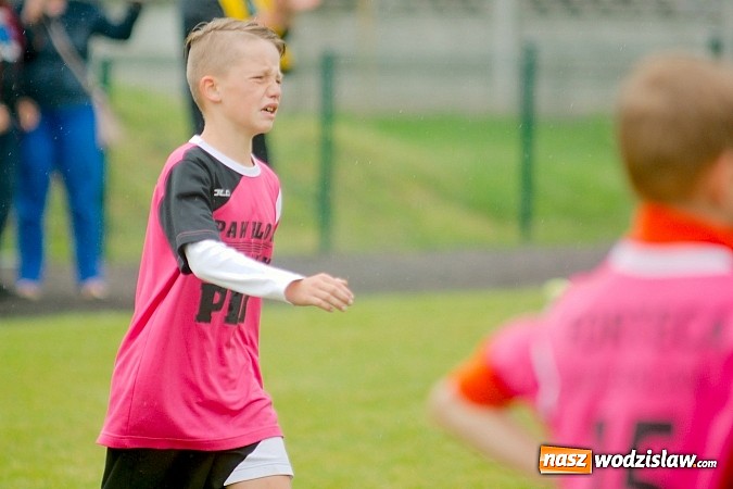 Zdjęcie w galerii na portalu naszwodzislaw.com: Tworków Cup 2015: Deszczowy drugi dzień piłkarskich zmagań. Naprzód lepszy od Startu. Puchar pojechał do Rydułtów wiadomości z regionu