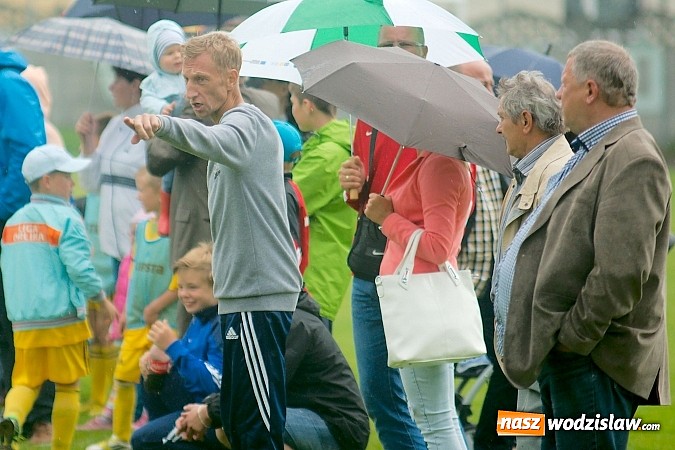 Zdjęcie w galerii na portalu naszwodzislaw.com: Tworków Cup 2015: Deszczowy drugi dzień piłkarskich zmagań. Naprzód lepszy od Startu. Puchar pojechał do Rydułtów wiadomości z regionu