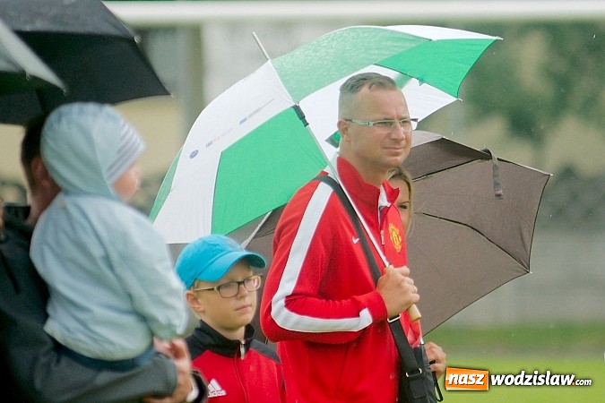 Zdjęcie w galerii na portalu naszwodzislaw.com: Tworków Cup 2015: Deszczowy drugi dzień piłkarskich zmagań. Naprzód lepszy od Startu. Puchar pojechał do Rydułtów wiadomości z regionu