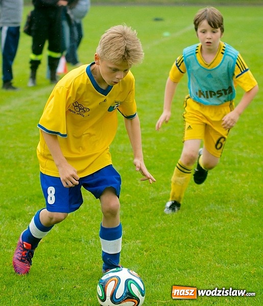 Zdjęcie w galerii na portalu naszwodzislaw.com: Tworków Cup 2015: Deszczowy drugi dzień piłkarskich zmagań. Naprzód lepszy od Startu. Puchar pojechał do Rydułtów wiadomości z regionu