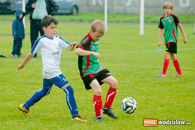 Zdjęcie w galerii na portalu naszwodzislaw.com: Tworków Cup 2015: Deszczowy drugi dzień piłkarskich zmagań. Naprzód lepszy od Startu. Puchar pojechał do Rydułtów wiadomości z regionu