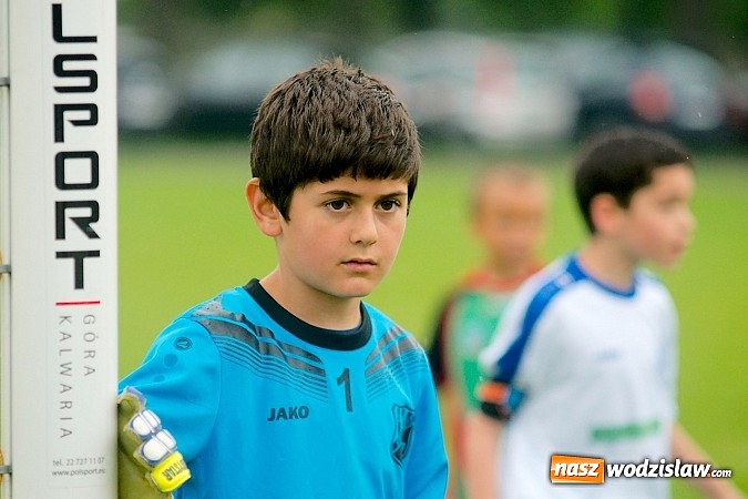 Zdjęcie w galerii na portalu naszwodzislaw.com: Tworków Cup 2015: Deszczowy drugi dzień piłkarskich zmagań. Naprzód lepszy od Startu. Puchar pojechał do Rydułtów wiadomości z regionu