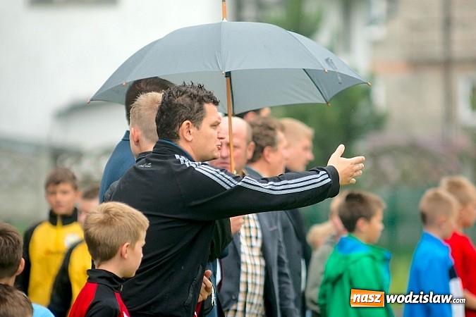 Zdjęcie w galerii na portalu naszwodzislaw.com: Tworków Cup 2015: Deszczowy drugi dzień piłkarskich zmagań. Naprzód lepszy od Startu. Puchar pojechał do Rydułtów wiadomości z regionu