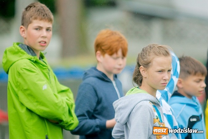 Zdjęcie w galerii na portalu naszwodzislaw.com: Tworków Cup 2015: Deszczowy drugi dzień piłkarskich zmagań. Naprzód lepszy od Startu. Puchar pojechał do Rydułtów wiadomości z regionu