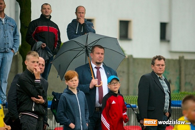Zdjęcie w galerii na portalu naszwodzislaw.com: Tworków Cup 2015: Deszczowy drugi dzień piłkarskich zmagań. Naprzód lepszy od Startu. Puchar pojechał do Rydułtów wiadomości z regionu