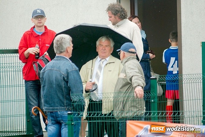 Zdjęcie w galerii na portalu naszwodzislaw.com: Tworków Cup 2015: Deszczowy drugi dzień piłkarskich zmagań. Naprzód lepszy od Startu. Puchar pojechał do Rydułtów wiadomości z regionu