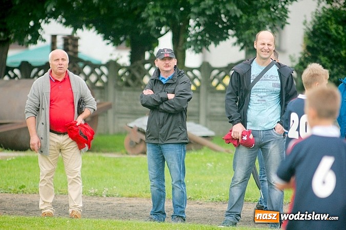 Zdjęcie w galerii na portalu naszwodzislaw.com: Tworków Cup 2015: Deszczowy drugi dzień piłkarskich zmagań. Naprzód lepszy od Startu. Puchar pojechał do Rydułtów wiadomości z regionu