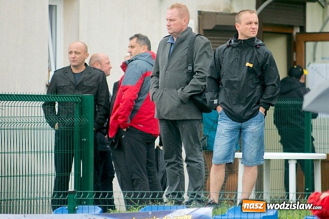 Zdjęcie w galerii na portalu naszwodzislaw.com: Tworków Cup 2015: Deszczowy drugi dzień piłkarskich zmagań. Naprzód lepszy od Startu. Puchar pojechał do Rydułtów wiadomości z regionu