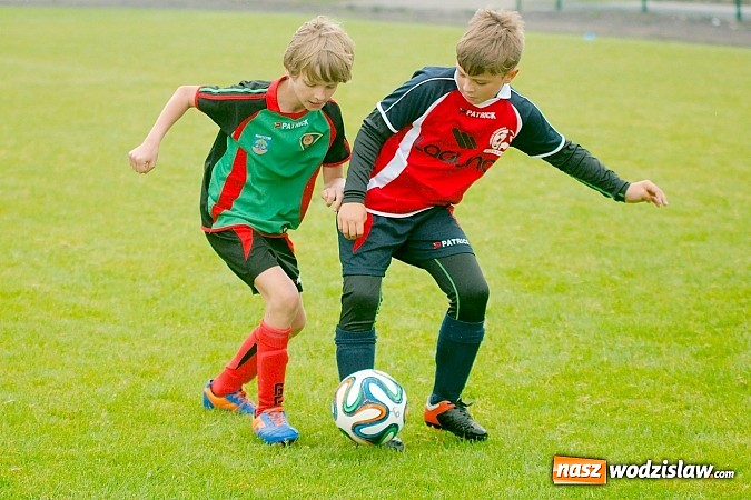 Zdjęcie w galerii na portalu naszwodzislaw.com: Tworków Cup 2015: Deszczowy drugi dzień piłkarskich zmagań. Naprzód lepszy od Startu. Puchar pojechał do Rydułtów wiadomości z regionu