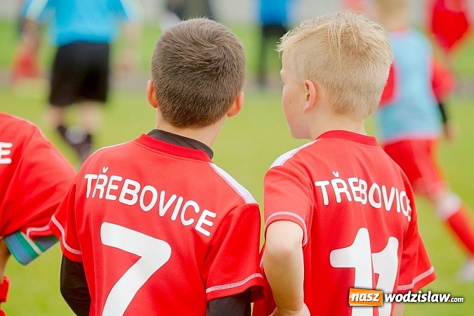 Zdjęcie w galerii na portalu naszwodzislaw.com: Tworków Cup 2015: Deszczowy drugi dzień piłkarskich zmagań. Naprzód lepszy od Startu. Puchar pojechał do Rydułtów wiadomości z regionu