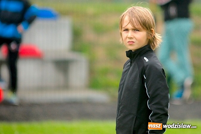 Zdjęcie w galerii na portalu naszwodzislaw.com: Tworków Cup 2015: Deszczowy drugi dzień piłkarskich zmagań. Naprzód lepszy od Startu. Puchar pojechał do Rydułtów wiadomości z regionu