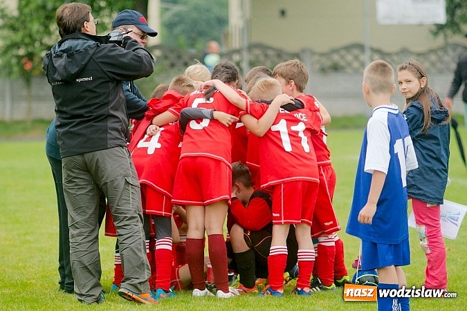 Zdjęcie w galerii na portalu naszwodzislaw.com: Tworków Cup 2015: Deszczowy drugi dzień piłkarskich zmagań. Naprzód lepszy od Startu. Puchar pojechał do Rydułtów wiadomości z regionu