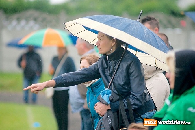 Zdjęcie w galerii na portalu naszwodzislaw.com: Tworków Cup 2015: Deszczowy drugi dzień piłkarskich zmagań. Naprzód lepszy od Startu. Puchar pojechał do Rydułtów wiadomości z regionu