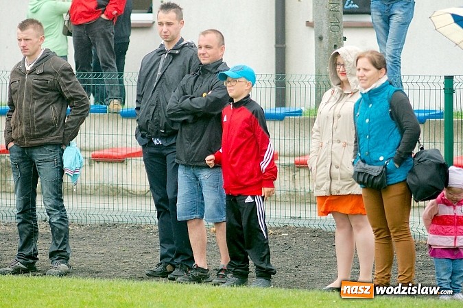 Zdjęcie w galerii na portalu naszwodzislaw.com: Tworków Cup 2015: Deszczowy drugi dzień piłkarskich zmagań. Naprzód lepszy od Startu. Puchar pojechał do Rydułtów wiadomości z regionu