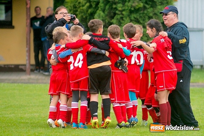 Zdjęcie w galerii na portalu naszwodzislaw.com: Tworków Cup 2015: Deszczowy drugi dzień piłkarskich zmagań. Naprzód lepszy od Startu. Puchar pojechał do Rydułtów wiadomości z regionu