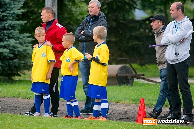 Zdjęcie w galerii na portalu naszwodzislaw.com: Tworków Cup 2015: Deszczowy drugi dzień piłkarskich zmagań. Naprzód lepszy od Startu. Puchar pojechał do Rydułtów wiadomości z regionu