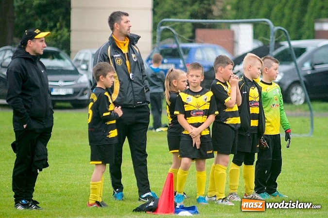 Zdjęcie w galerii na portalu naszwodzislaw.com: Tworków Cup 2015: Deszczowy drugi dzień piłkarskich zmagań. Naprzód lepszy od Startu. Puchar pojechał do Rydułtów wiadomości z regionu