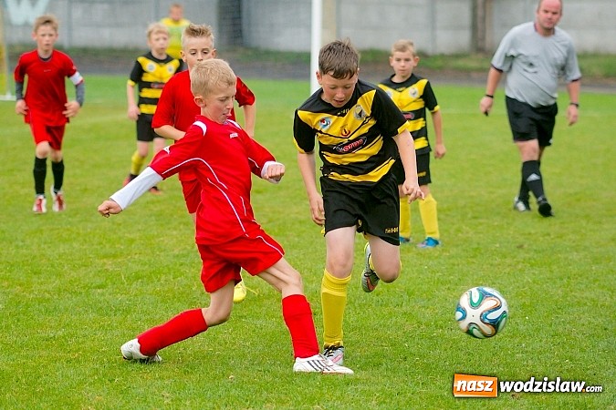 Zdjęcie w galerii na portalu naszwodzislaw.com: Tworków Cup 2015: Deszczowy drugi dzień piłkarskich zmagań. Naprzód lepszy od Startu. Puchar pojechał do Rydułtów wiadomości z regionu