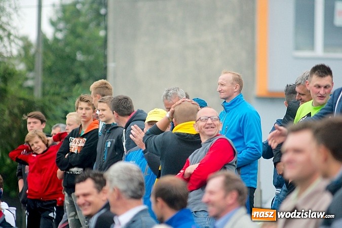 Zdjęcie w galerii na portalu naszwodzislaw.com: Tworków Cup 2015: Deszczowy drugi dzień piłkarskich zmagań. Naprzód lepszy od Startu. Puchar pojechał do Rydułtów wiadomości z regionu