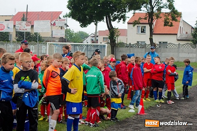 Zdjęcie w galerii na portalu naszwodzislaw.com: Tworków Cup 2015: Deszczowy drugi dzień piłkarskich zmagań. Naprzód lepszy od Startu. Puchar pojechał do Rydułtów wiadomości z regionu