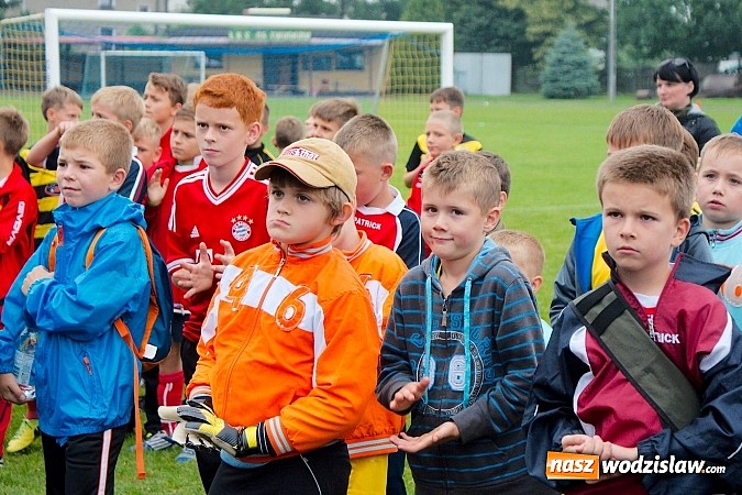 Zdjęcie w galerii na portalu naszwodzislaw.com: Tworków Cup 2015: Deszczowy drugi dzień piłkarskich zmagań. Naprzód lepszy od Startu. Puchar pojechał do Rydułtów wiadomości z regionu
