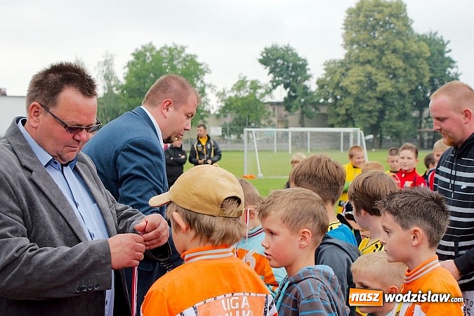 Zdjęcie w galerii na portalu naszwodzislaw.com: Tworków Cup 2015: Deszczowy drugi dzień piłkarskich zmagań. Naprzód lepszy od Startu. Puchar pojechał do Rydułtów wiadomości z regionu