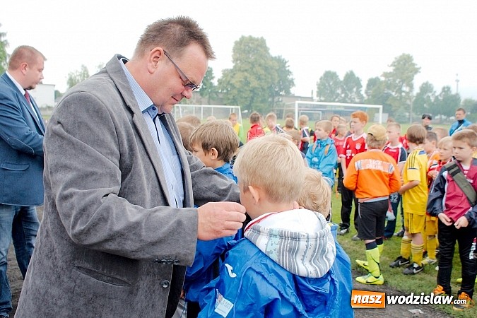 Zdjęcie w galerii na portalu naszwodzislaw.com: Tworków Cup 2015: Deszczowy drugi dzień piłkarskich zmagań. Naprzód lepszy od Startu. Puchar pojechał do Rydułtów wiadomości z regionu