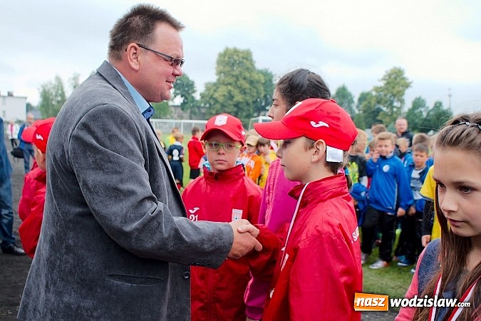 Zdjęcie w galerii na portalu naszwodzislaw.com: Tworków Cup 2015: Deszczowy drugi dzień piłkarskich zmagań. Naprzód lepszy od Startu. Puchar pojechał do Rydułtów wiadomości z regionu