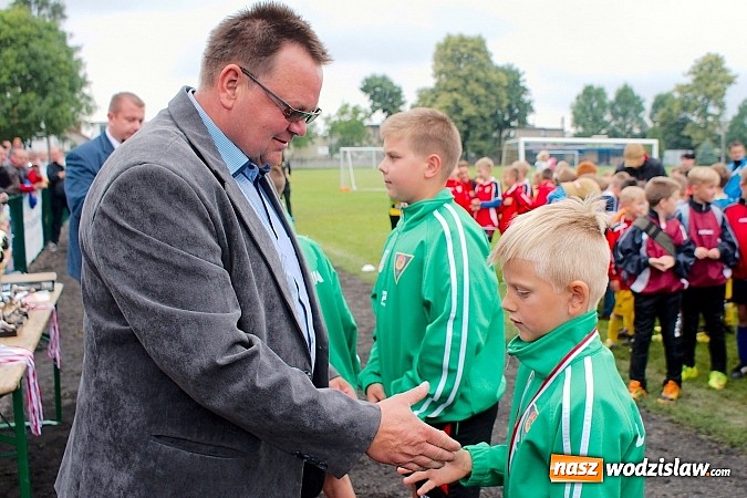 Zdjęcie w galerii na portalu naszwodzislaw.com: Tworków Cup 2015: Deszczowy drugi dzień piłkarskich zmagań. Naprzód lepszy od Startu. Puchar pojechał do Rydułtów wiadomości z regionu