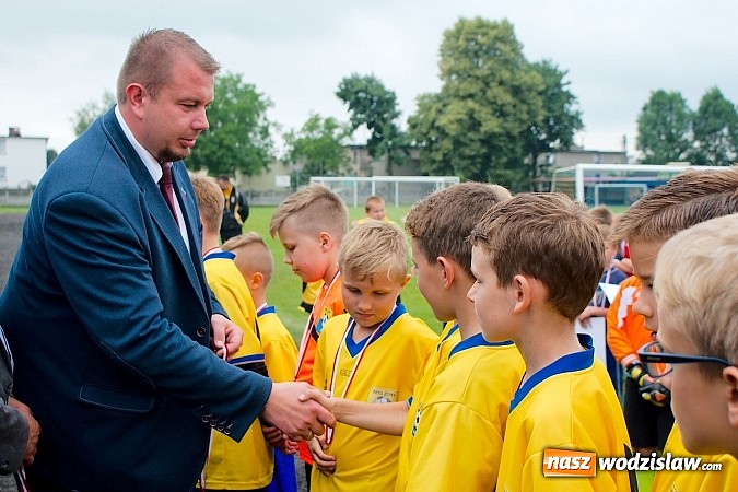 Zdjęcie w galerii na portalu naszwodzislaw.com: Tworków Cup 2015: Deszczowy drugi dzień piłkarskich zmagań. Naprzód lepszy od Startu. Puchar pojechał do Rydułtów wiadomości z regionu
