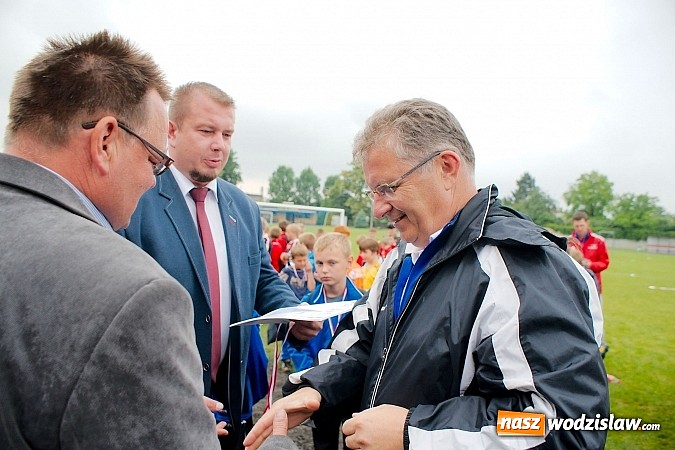 Zdjęcie w galerii na portalu naszwodzislaw.com: Tworków Cup 2015: Deszczowy drugi dzień piłkarskich zmagań. Naprzód lepszy od Startu. Puchar pojechał do Rydułtów wiadomości z regionu