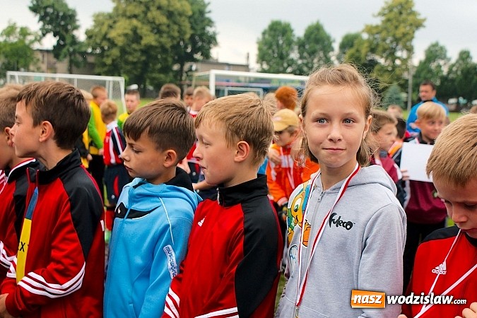 Zdjęcie w galerii na portalu naszwodzislaw.com: Tworków Cup 2015: Deszczowy drugi dzień piłkarskich zmagań. Naprzód lepszy od Startu. Puchar pojechał do Rydułtów wiadomości z regionu