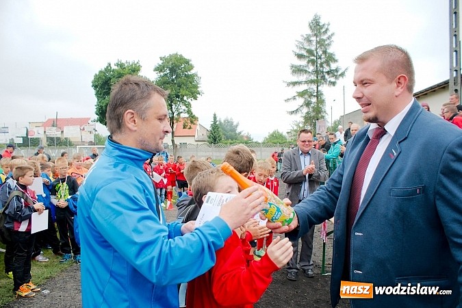 Zdjęcie w galerii na portalu naszwodzislaw.com: Tworków Cup 2015: Deszczowy drugi dzień piłkarskich zmagań. Naprzód lepszy od Startu. Puchar pojechał do Rydułtów wiadomości z regionu