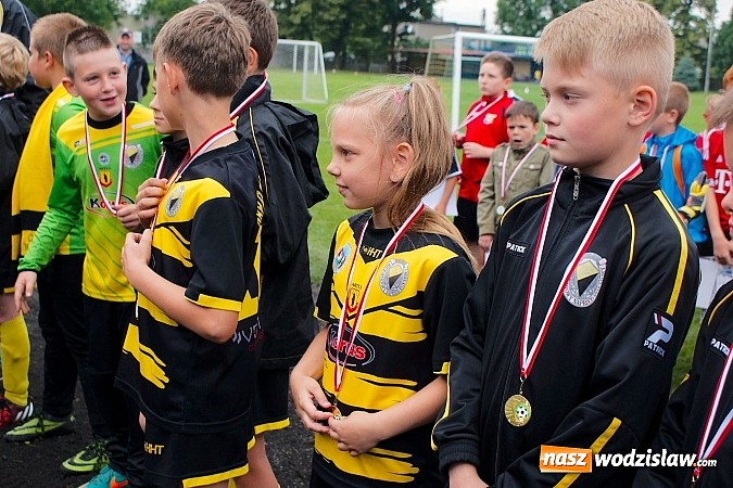 Zdjęcie w galerii na portalu naszwodzislaw.com: Tworków Cup 2015: Deszczowy drugi dzień piłkarskich zmagań. Naprzód lepszy od Startu. Puchar pojechał do Rydułtów wiadomości z regionu