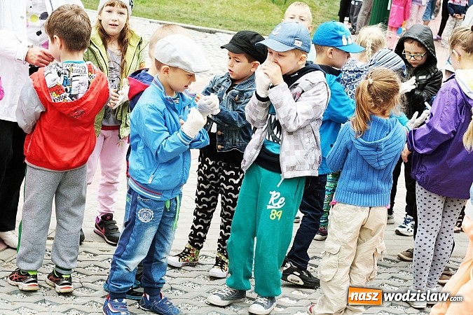 Zdjęcie w galerii na portalu naszwodzislaw.com: W Wodzisławiu powstała aleja klonów. Sadzeniem zajęły się przedszkolaki wiadomości z regionu