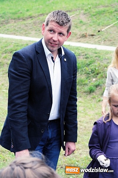 Zdjęcie w galerii na portalu naszwodzislaw.com: W Wodzisławiu powstała aleja klonów. Sadzeniem zajęły się przedszkolaki wiadomości z regionu