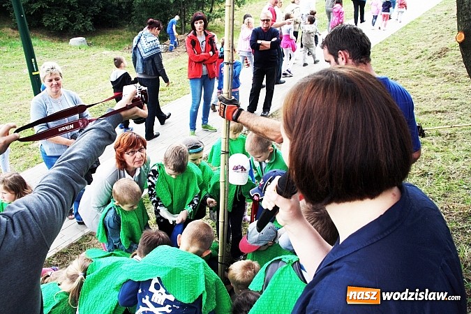 Zdjęcie w galerii na portalu naszwodzislaw.com: W Wodzisławiu powstała aleja klonów. Sadzeniem zajęły się przedszkolaki wiadomości z regionu