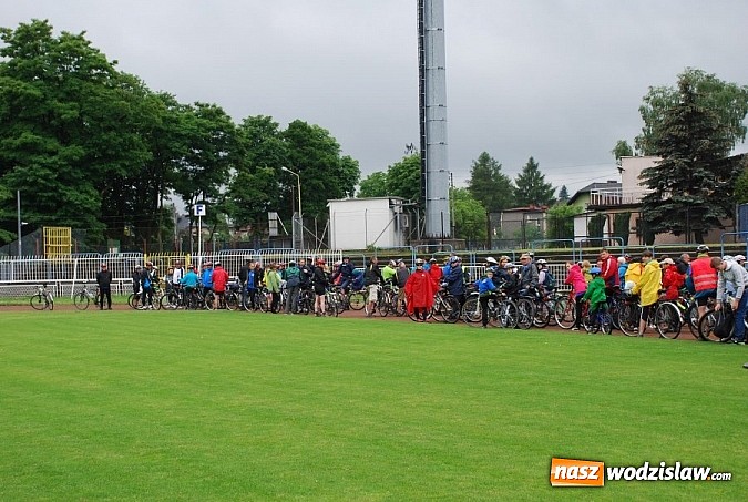 Zdjęcie w galerii na portalu naszwodzislaw.com: Policjanci spotkali się z uczestnikami Powiatowego Rajdu Rowerowego  wiadomości z regionu