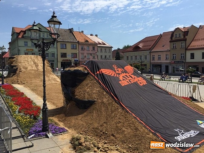 Zdjęcie w galerii na portalu naszwodzislaw.com: Już w sobotę salta na rowerze nad dachami wodzisławskich kamienic wiadomości z regionu