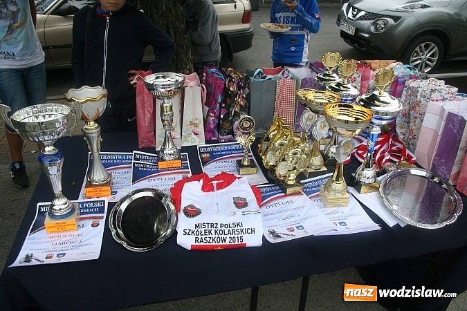 Zdjęcie w galerii na portalu naszwodzislaw.com: Zawodniczki UKS 