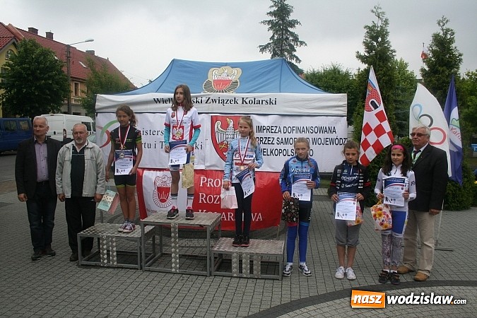 Zdjęcie w galerii na portalu naszwodzislaw.com: Zawodniczki UKS 