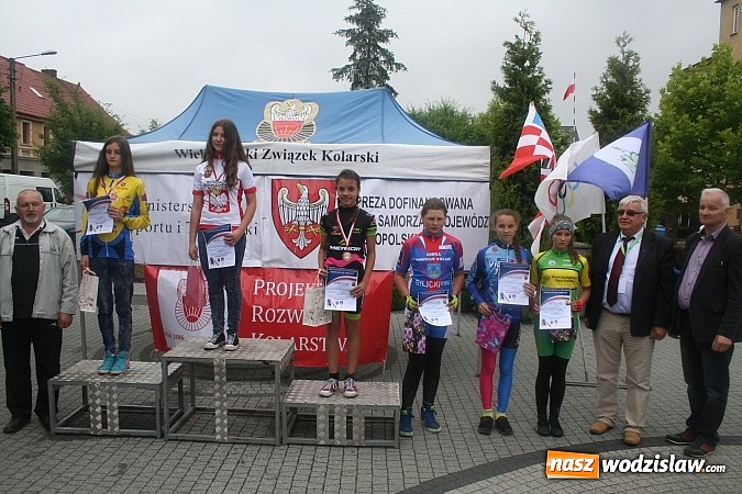 Zdjęcie w galerii na portalu naszwodzislaw.com: Zawodniczki UKS 