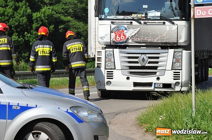 Zdjęcie w galerii na portalu naszwodzislaw.com: W Rzuchowie TIR wjechał w śmieciarkę  wiadomości z regionu