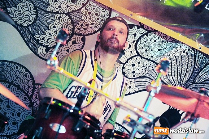 Zdjęcie w galerii na portalu naszwodzislaw.com: W Olzie w klimatach reggae i rocka rozpoczęto wakacje wiadomości z regionu