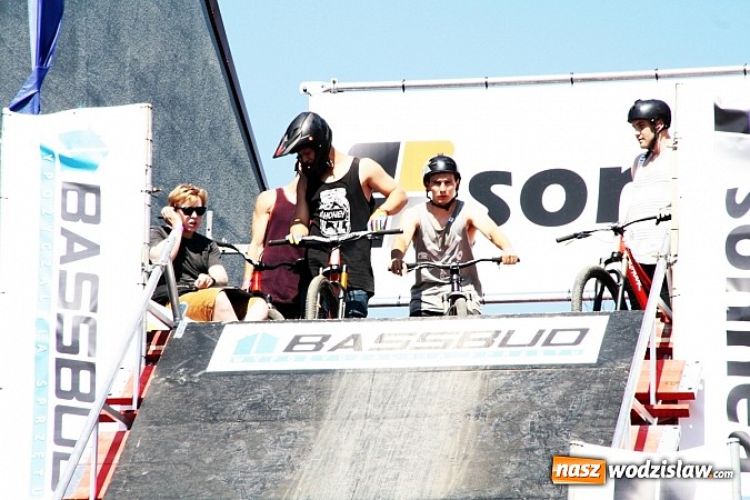 Zdjęcie w galerii na portalu naszwodzislaw.com: Niesamowite sportowe emocje zagościły na wodzisławski rynek wiadomości z regionu