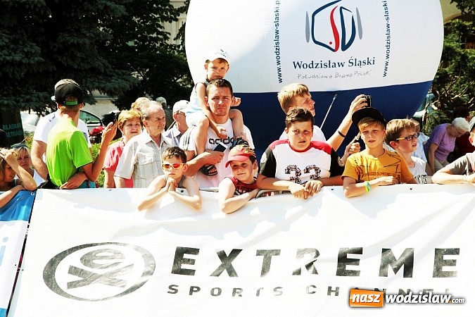 Zdjęcie w galerii na portalu naszwodzislaw.com: Niesamowite sportowe emocje zagościły na wodzisławski rynek wiadomości z regionu