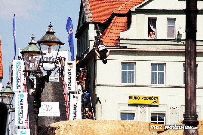 Zdjęcie w galerii na portalu naszwodzislaw.com: Niesamowite sportowe emocje zagościły na wodzisławski rynek wiadomości z regionu