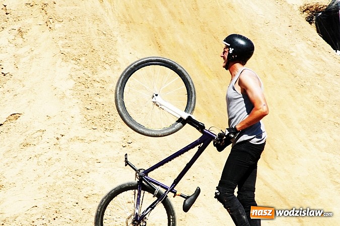 Zdjęcie w galerii na portalu naszwodzislaw.com: Niesamowite sportowe emocje zagościły na wodzisławski rynek wiadomości z regionu