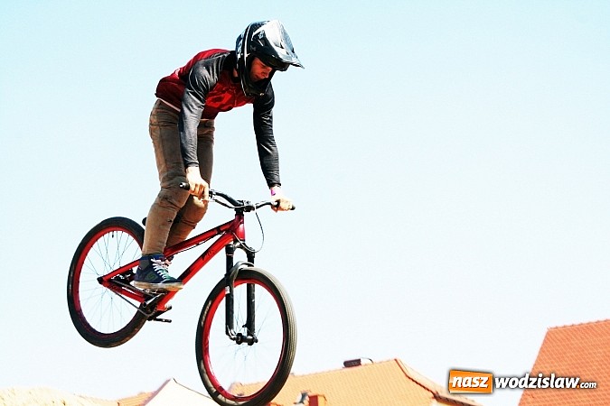 Zdjęcie w galerii na portalu naszwodzislaw.com: Niesamowite sportowe emocje zagościły na wodzisławski rynek wiadomości z regionu