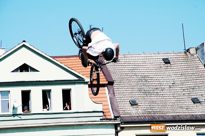 Zdjęcie w galerii na portalu naszwodzislaw.com: Niesamowite sportowe emocje zagościły na wodzisławski rynek wiadomości z regionu